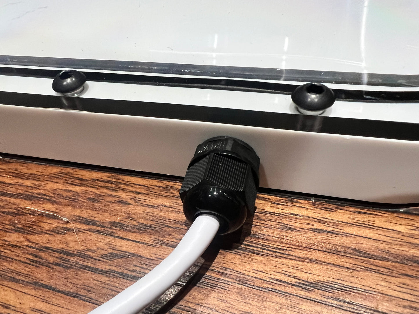 STAR-MOUNT Flat Mount Pro with RJ45